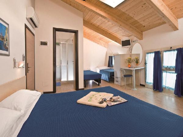 Hotel Fabrizio : photo 6 de la chambre chambre quadruple (2 adultes + 2 enfants)