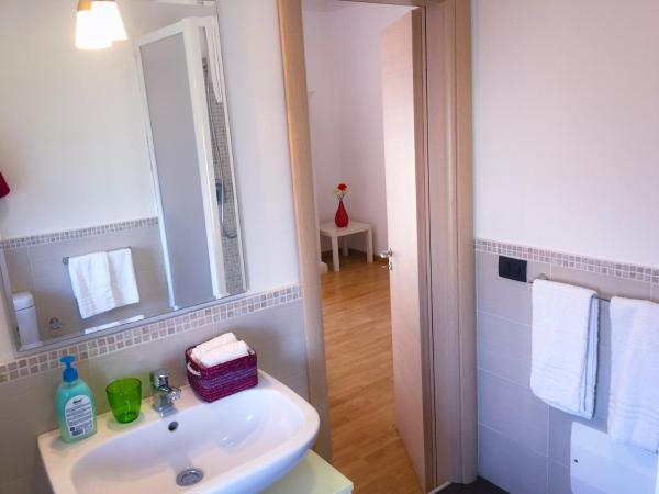 B&B Policlinico : photo 6 de la chambre chambre triple deluxe