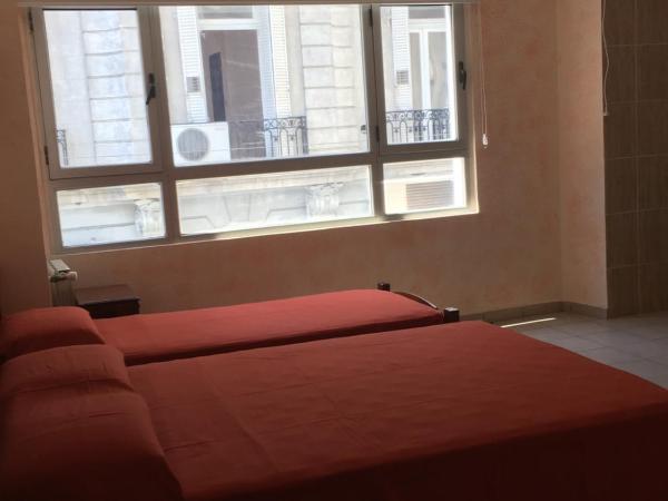 Hotel El Porteño : photo 4 de la chambre chambre triple