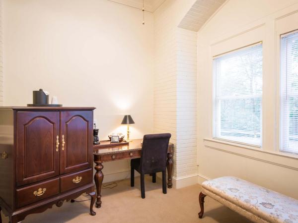 Fort Harrison State Park Inn : photo 2 de la chambre suite lit queen-size – accessible aux personnes à mobilité réduite