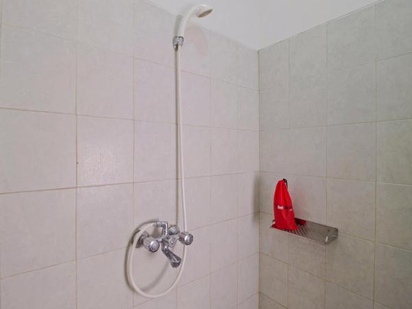 RedDoorz @ Radio Dalam : photo 5 de la chambre chambre double reddoorz