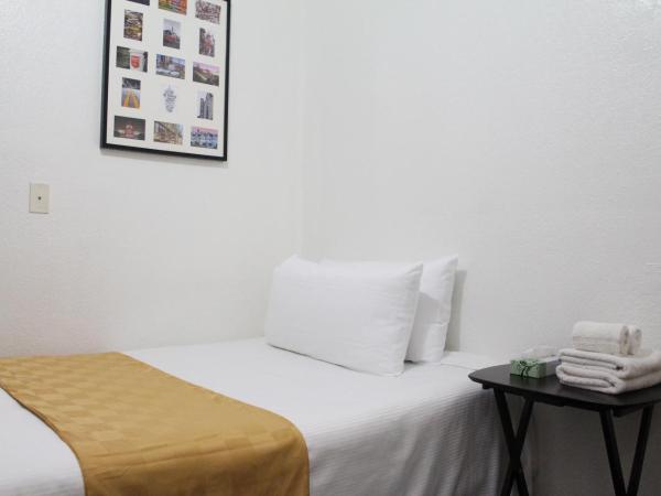 Union Hotel : photo 3 de la chambre chambre de luxe avec lit double et salle de bains commune