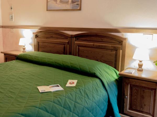 Hotel Monica : photo 7 de la chambre chambre triple