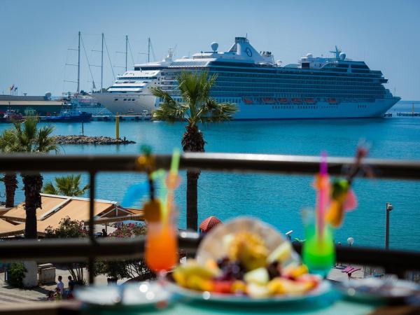 Derici Hotel : photo 5 de la chambre chambre double ou lits jumeaux (2 adultes + 1 enfant) - vue sur mer