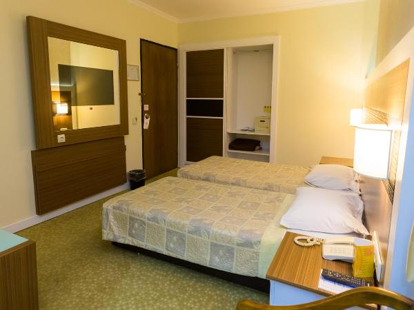 Derici Hotel : photo 4 de la chambre chambre lits jumeaux Économique sans balcon et vue (2 adultes + 1 enfant)