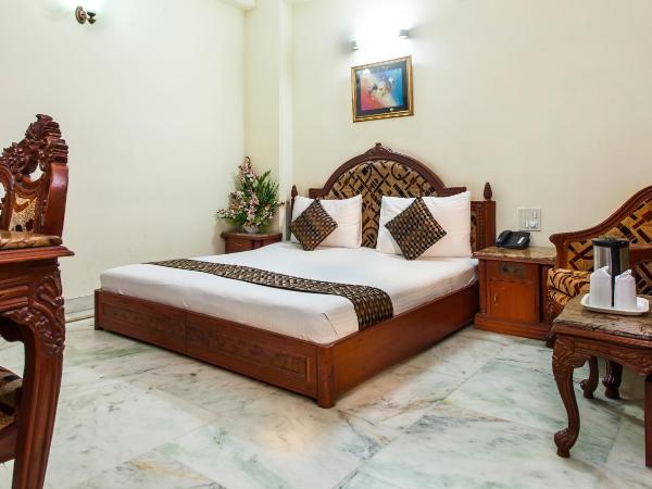 Hotel Sunstar Residency : photo 1 de la chambre petite chambre double