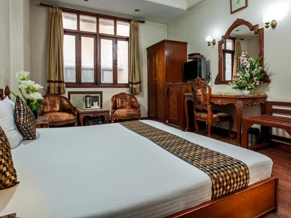 Hotel Sunstar Residency : photo 3 de la chambre chambre double ou lits jumeaux