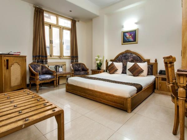 Hotel Sunstar Residency : photo 4 de la chambre chambre double ou lits jumeaux