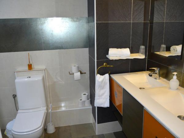 Hotel Alquimia Cadiz : photo 1 de la chambre suite junior avec balcon