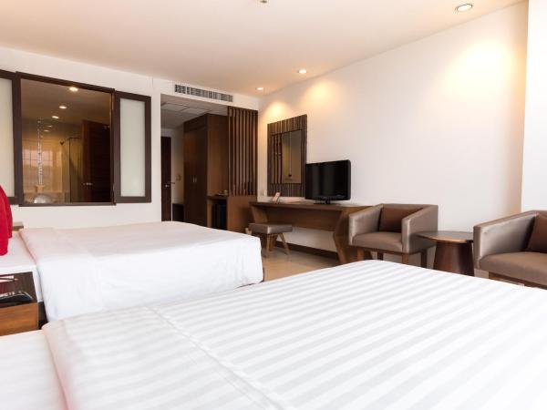 Hotel J Pattaya - SHA Extra Plus : photo 10 de la chambre chambre triple deluxe
