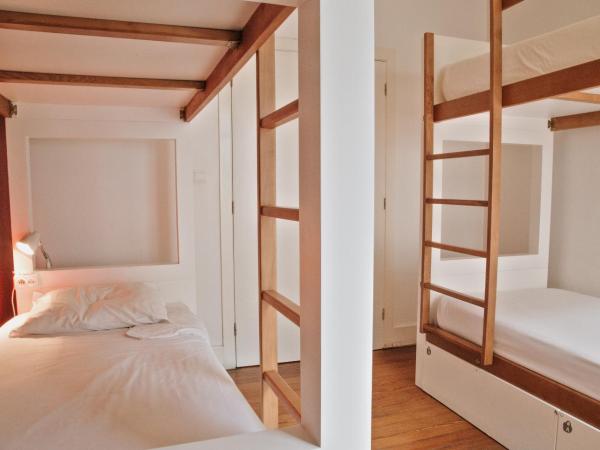 Porto Spot Hostel : photo 2 de la chambre lit dans un dortoir de 4 lits