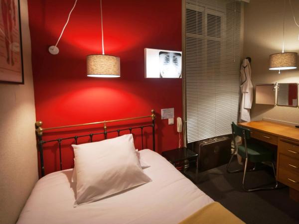 Hotel Auberge des Remparts : photo 3 de la chambre petite chambre simple
