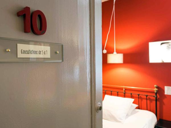 Hotel Auberge des Remparts : photo 1 de la chambre petite chambre simple