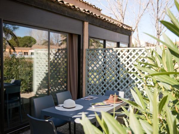 SOWELL Family Les Amandiers : photo 4 de la chambre chambre double avec terrasse