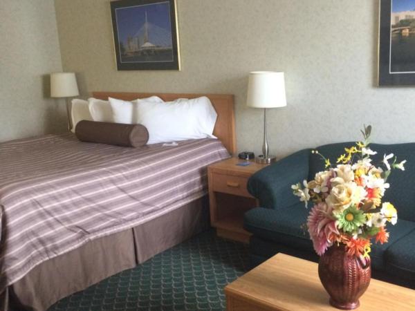 Travelodge by Wyndham Winnipeg East : photo 8 de la chambre suite studio lit king-size - non-fumeurs