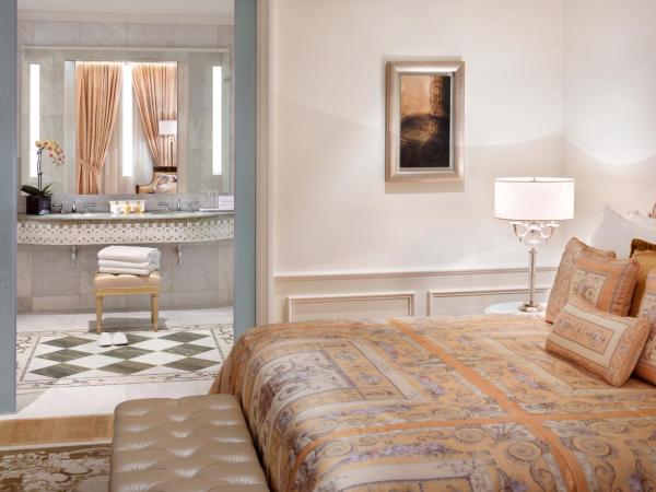 Palazzo Versace Dubai : photo 4 de la chambre chambre supérieure versace - vue sur ville
