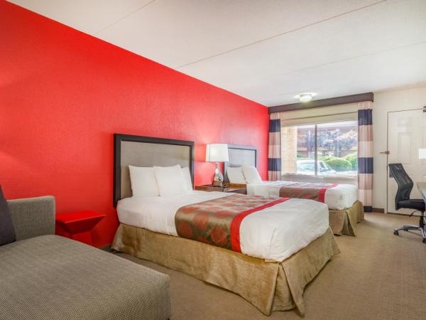Ramada by Wyndham Albuquerque Airport : photo 1 de la chambre chambre double avec 2 lits doubles - non-fumeurs