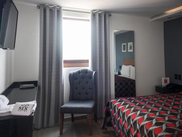 Six Hotel Guadalajara Expiatorio : photo 6 de la chambre chambre lit queen-size 