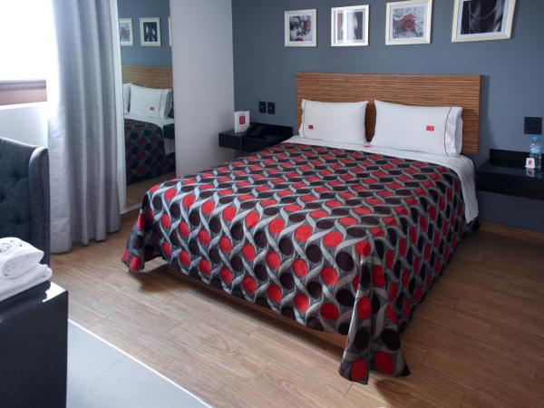 Six Hotel Guadalajara Expiatorio : photo 8 de la chambre chambre lit queen-size 