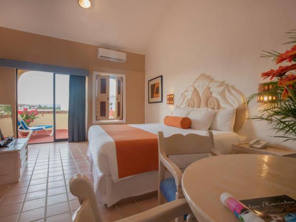 Flamingo Vallarta Hotel & Marina : photo 9 de la chambre chambre avec vue sur port de plaisance