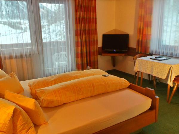 Garni Soldanella : photo 3 de la chambre chambre double supérieure avec balcon