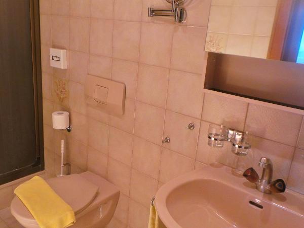 Garni Soldanella : photo 5 de la chambre chambre double supérieure avec balcon