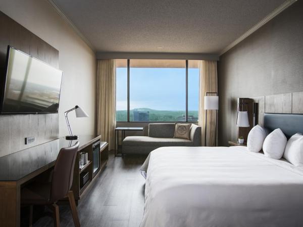 Sonesta Nashville Airport : photo 2 de la chambre chambre lit king-size de luxe