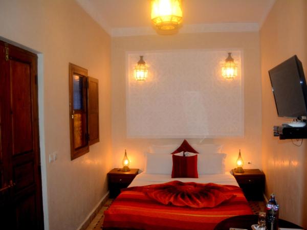 Riad Ghali Hotel & SPA : photo 1 de la chambre chambre double magenta littleson