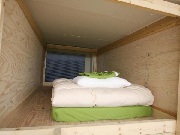 Edo Tokyo Hostel : photo 2 de la chambre lit superposé dans dortoir mixte