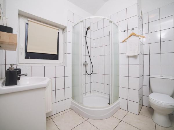 Gościniec Lizawka : photo 5 de la chambre chambre lit king-size - vue sur jardin