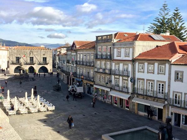 Dona Emília Guest House & Studio Apartment Building : photo 10 de la chambre suite with balcony and mountain and city views