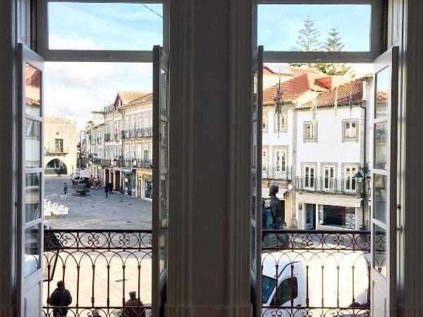 Dona Emília Guest House & Studio Apartment Building : photo 8 de la chambre double or twin room with private external bathroom and city views