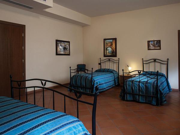 Grand Hotel Capodimonte : photo 2 de la chambre chambre quadruple