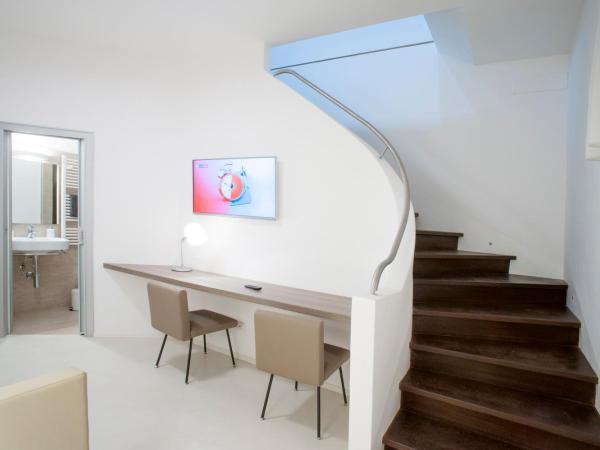 Gallery House : photo 10 de la chambre suite avec salle de bains privative