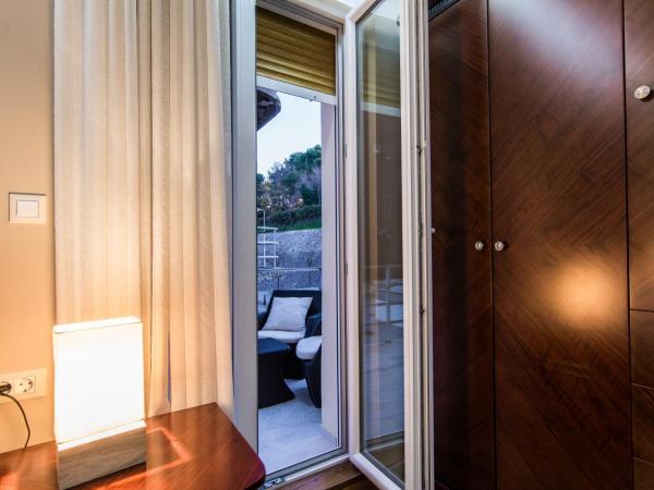 Scallop Regent Rooms : photo 4 de la chambre chambre double confort avec balcon