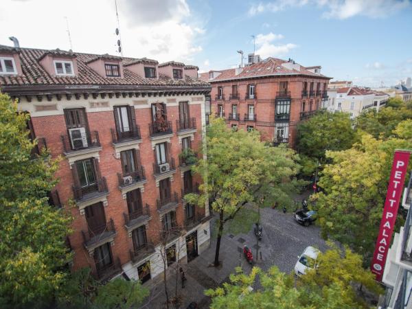 ICON Wipton : photo 1 de la chambre chambre double supérieure avec balcon