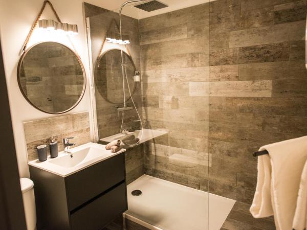 La Maison Gustave : photo 6 de la chambre suite junior - vue sur jardin - explorateurs