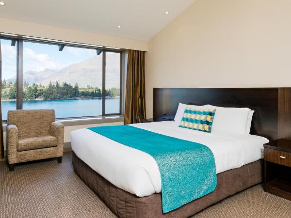 Copthorne Hotel & Resort Lakefront Queenstown : photo 2 de la chambre suite junior avec balcon - vue sur lac