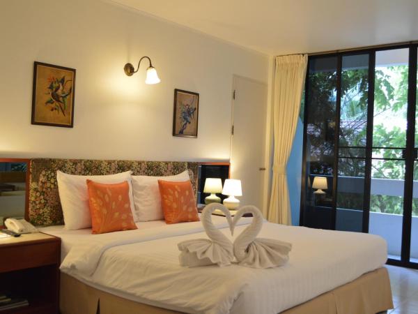 Nern Chalet Beachfront Hotel : photo 2 de la chambre chambre deluxe avec balcon