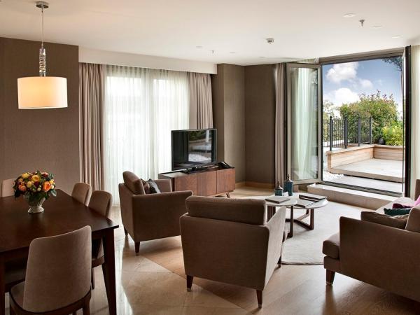CVK Park Bosphorus Hotel Istanbul : photo 5 de la chambre appartement 2 chambres park prestige suites avec terrasse bosphore
