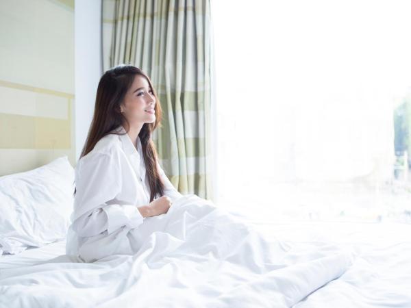 Le Fenix Sukhumvit 11 Bangkok : photo 8 de la chambre chambre double de luxe avec grande fenêtre