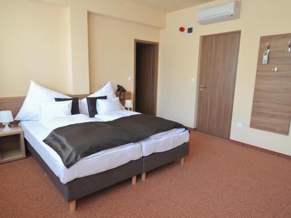 Centrooms Eger : photo 5 de la chambre chambre double ou lits jumeaux standard