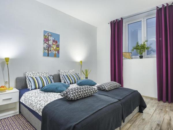 Top Center Rooms & Studio : photo 1 de la chambre chambre double ou lits jumeaux Économique