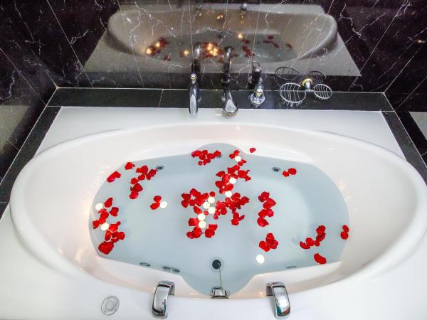 Grand Excelsior Hotel - Bur Dubai : photo 9 de la chambre chambre premium - 25 % de réduction sur nourriture et boissons - vue sur burj khalifa