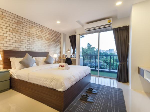 Q Space Residence : photo 4 de la chambre chambre double deluxe avec balcon