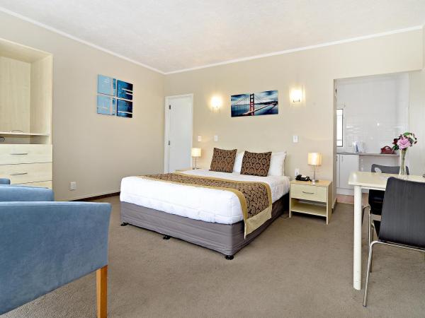 Takapuna Motor Lodge : photo 7 de la chambre studio lit queen-size 