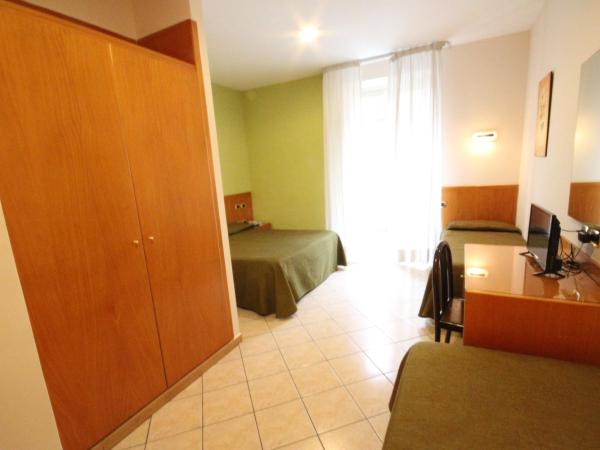 Hotel Zara Napoli : photo 6 de la chambre chambre quadruple