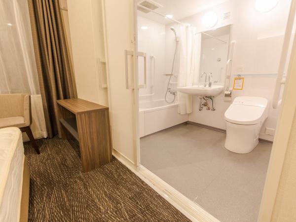 Hotel M's Plus Shijo Omiya : photo 7 de la chambre chambre lits jumeaux pour personnes à mobilité réduite - non-fumeurs
