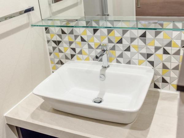 Hotel M's Plus Shijo Omiya : photo 8 de la chambre chambre lits jumeaux