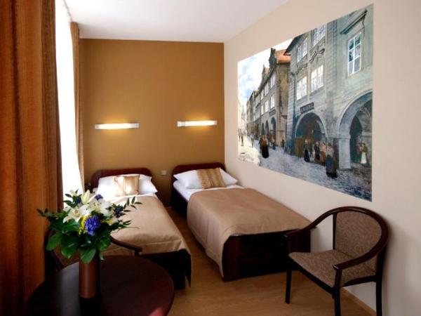 U Stare Pani - At the Old Lady Hotel : photo 3 de la chambre chambre deluxe double ou lits jumeaux